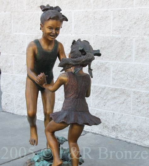 Twin Girls In Fountain bronze-6