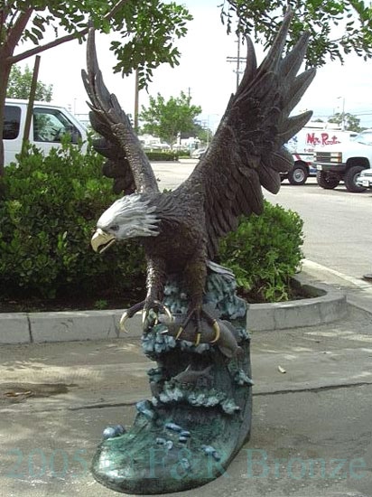 Eagle On Wave bronze-5