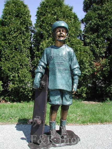 Boy with Skateboarding bronze statue-1