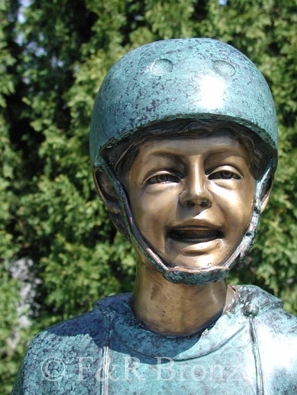 Boy with Skateboarding bronze statue-5