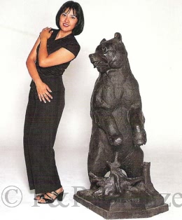 Monumental Grizzly bronze statue by Liberich