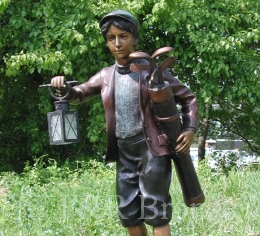 Caddy Holding Lantern Bronze